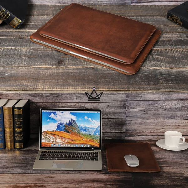 Étui en Cuir pour Ordinateur Portable personnalisable - Voyageur OS -  - housse PC personnalisable - Cadeau, Noël, Anniversaire, Original - Atelier Atypique