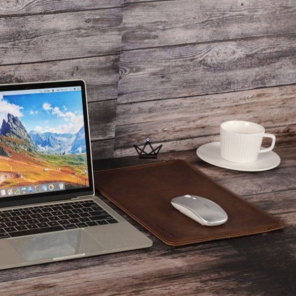 Étui en Cuir pour Ordinateur Portable personnalisable - Voyageur OS -  - housse PC personnalisable - Cadeau, Noël, Anniversaire, Original - Atelier Atypique