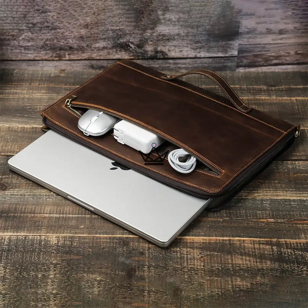 Housse MacBook 13" et 14" en cuir personnalisable — Voyageur TRAVERSÉE – 10/15