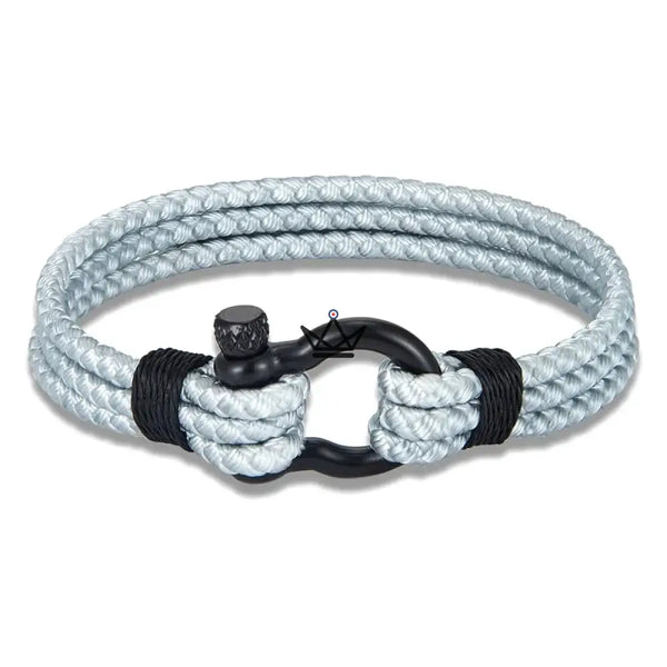 Geflochtenes Kordelarmband mit schwarzem Segelschäkel aus Edelstahl — BOSCO, Himmelblau / S