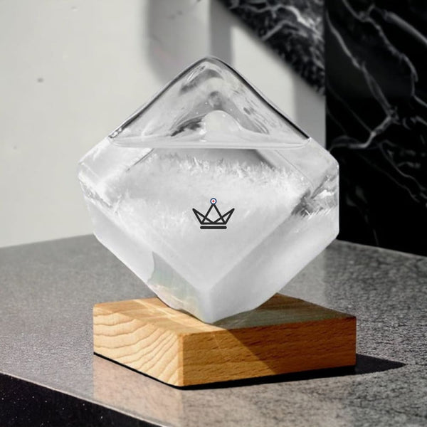 Kristall-Sturmglas Würfel auf Holzsockel — FROST, Transparent / S