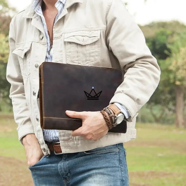Personalisierbare MacBook-Ledertasche 13" - Voyageur RELIURE