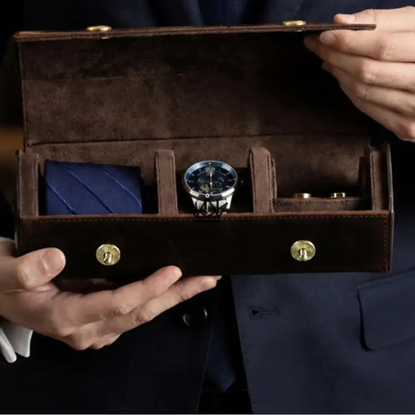 Étui voyage cuir personnalisable montres et cravate - Voyageur GENTLEMAN - ["Etui Montre personnalisable","maj-filtre","Maroquinerie Personnalisable"] - etui montre personnalisable - Cadeau, Noël, Anniversaire, Original, Fête des pères, fête des mères - Atelier Atypique