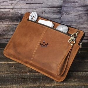 Housse en cuir personnalisable pour MacBook AIR & PRO - Voyageur Centurion - ["Housse PC","Housse PC personnalisable","maj-filtre"] - housse PC personnalisable - Cadeau, Noël, Anniversaire, Original, Fête des pères, fête des mères - Atelier Atypique