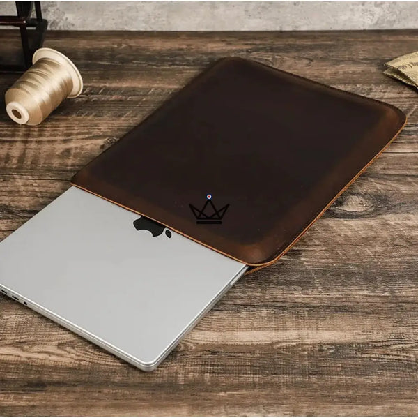 Housse Macbook en cuir personnalisable 13"-14" - Voyageur SKIN